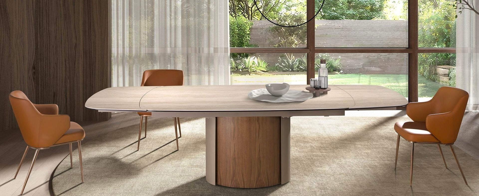 Describes the appearance of the image